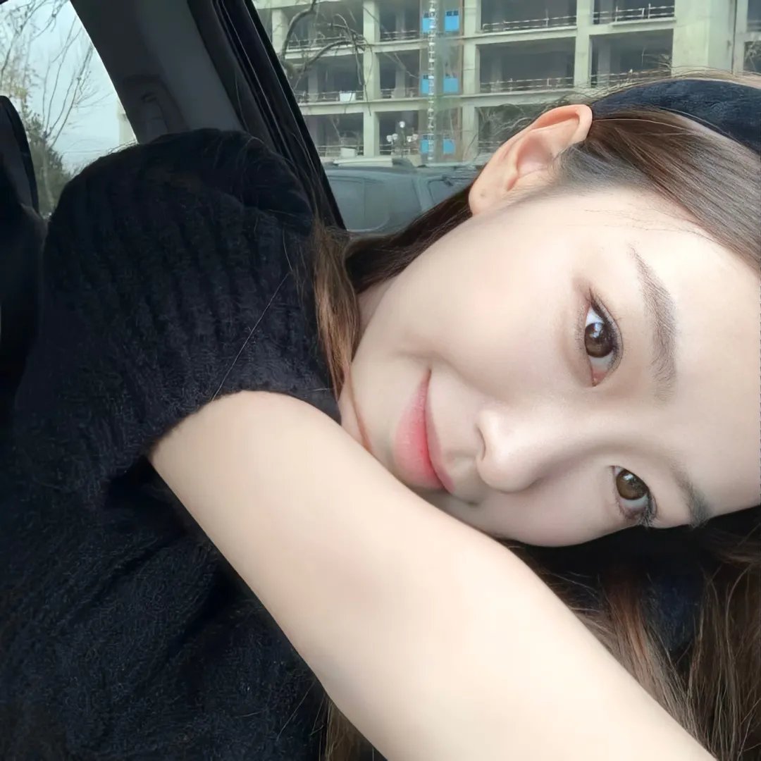 沙滩上的夏娃